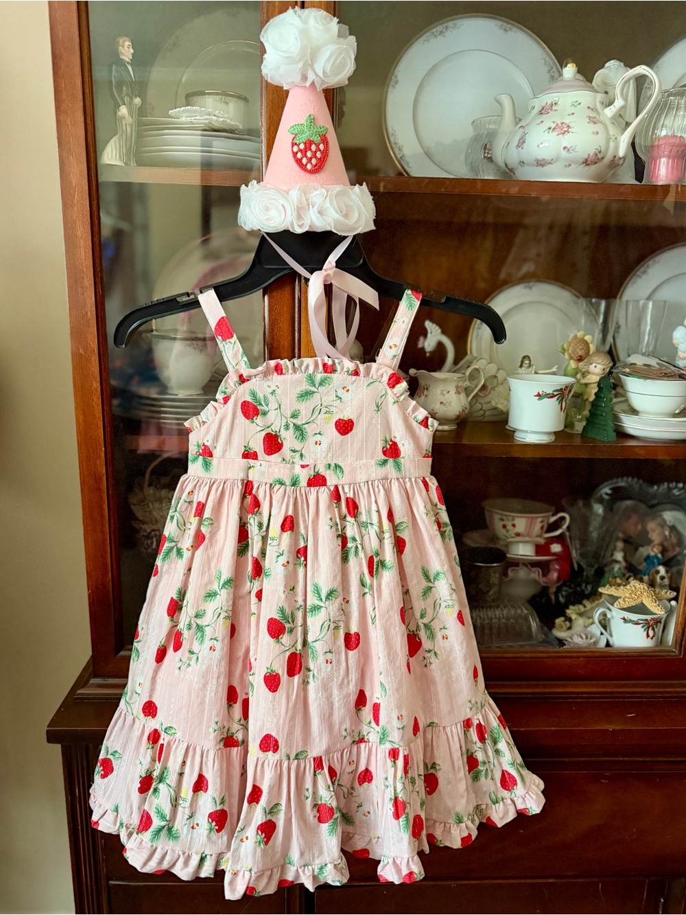 Girls Strawberry dress/outfit with matching handmade felt birthday hat
